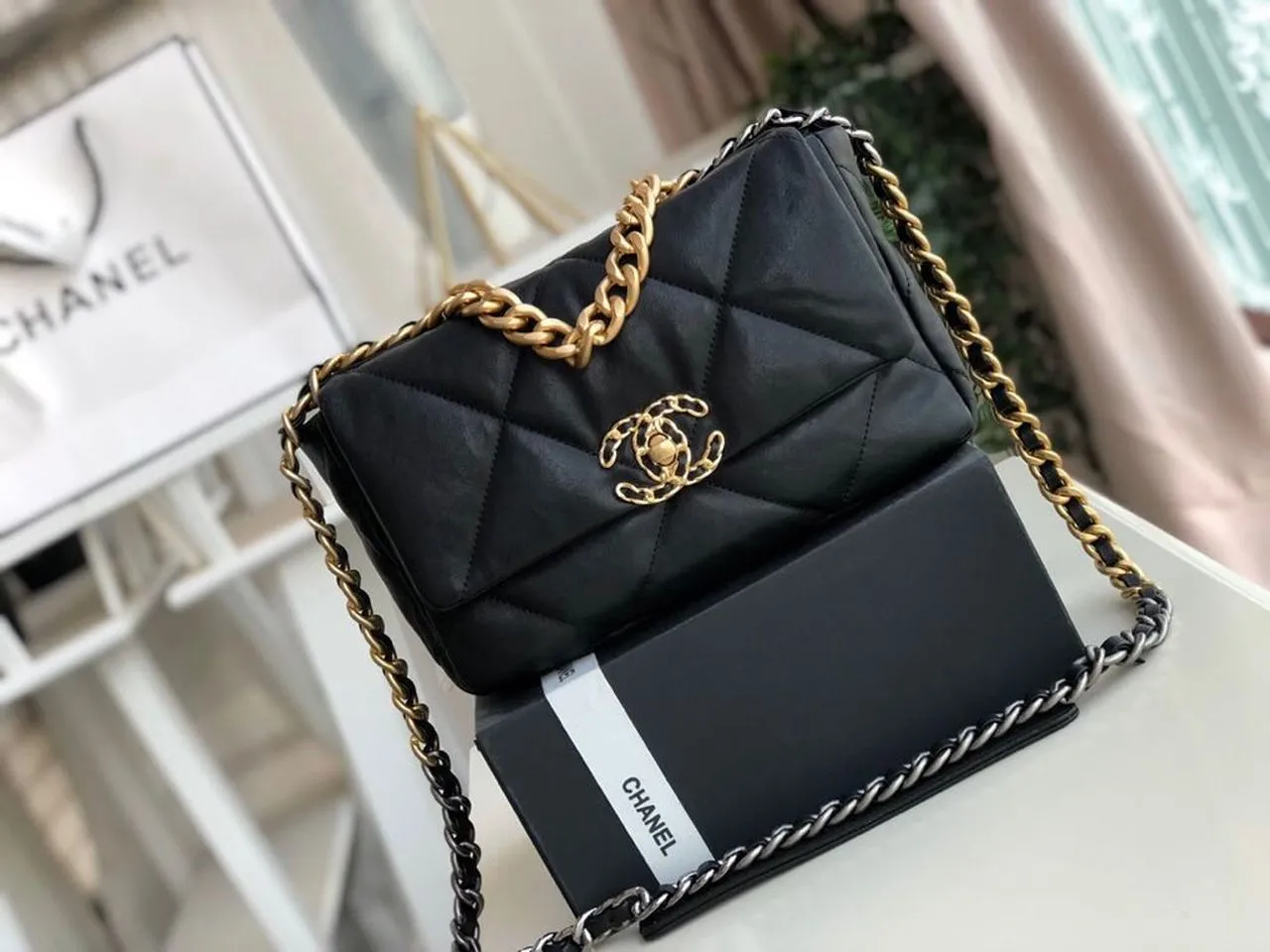 CHL 19 HandBag Black For Women 10.1in/26cm AS1160