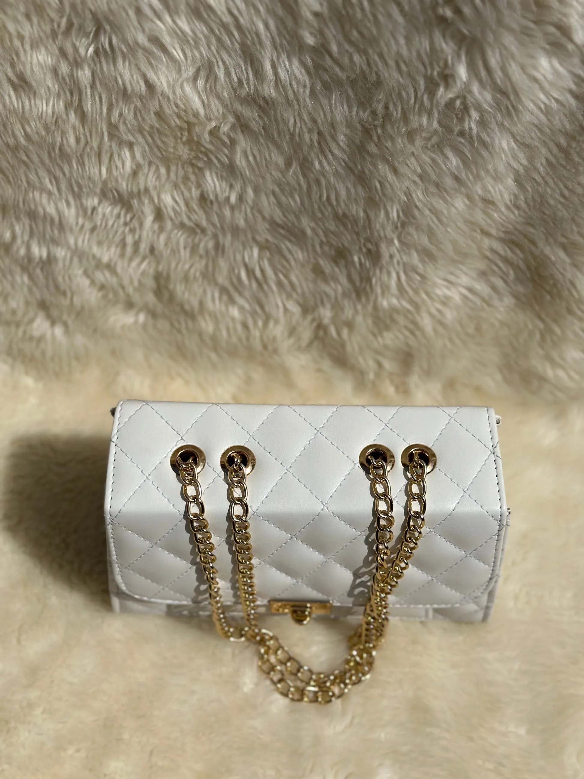 Cross-Body Bag with Golden Chain “Pure White