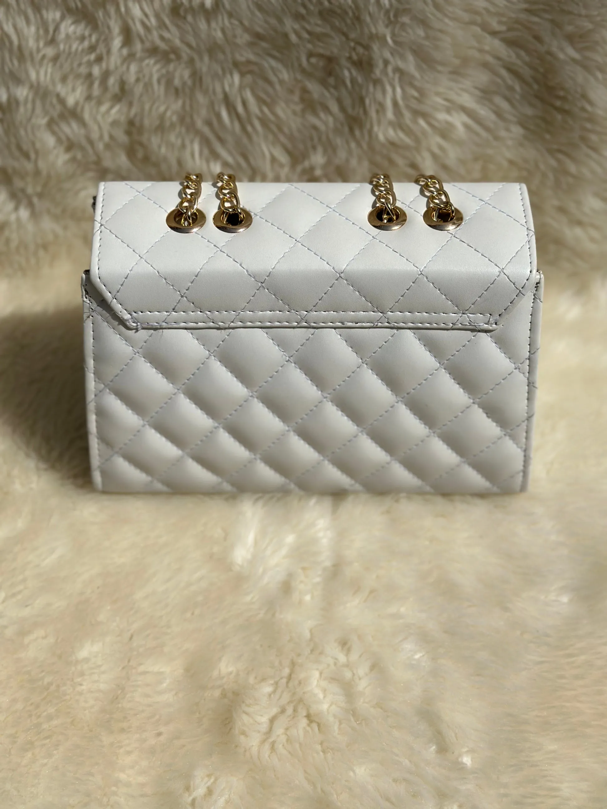 Cross-Body Bag with Golden Chain “Pure White