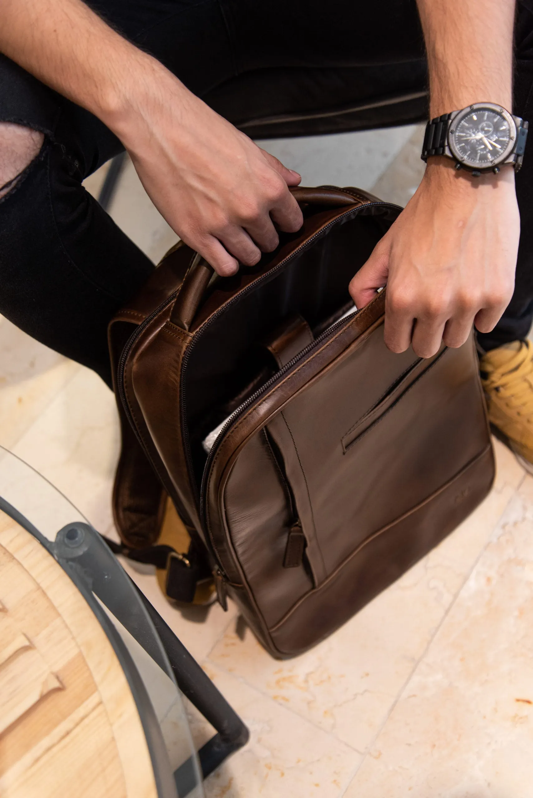 Double compartment backpack in Chocolate Leather