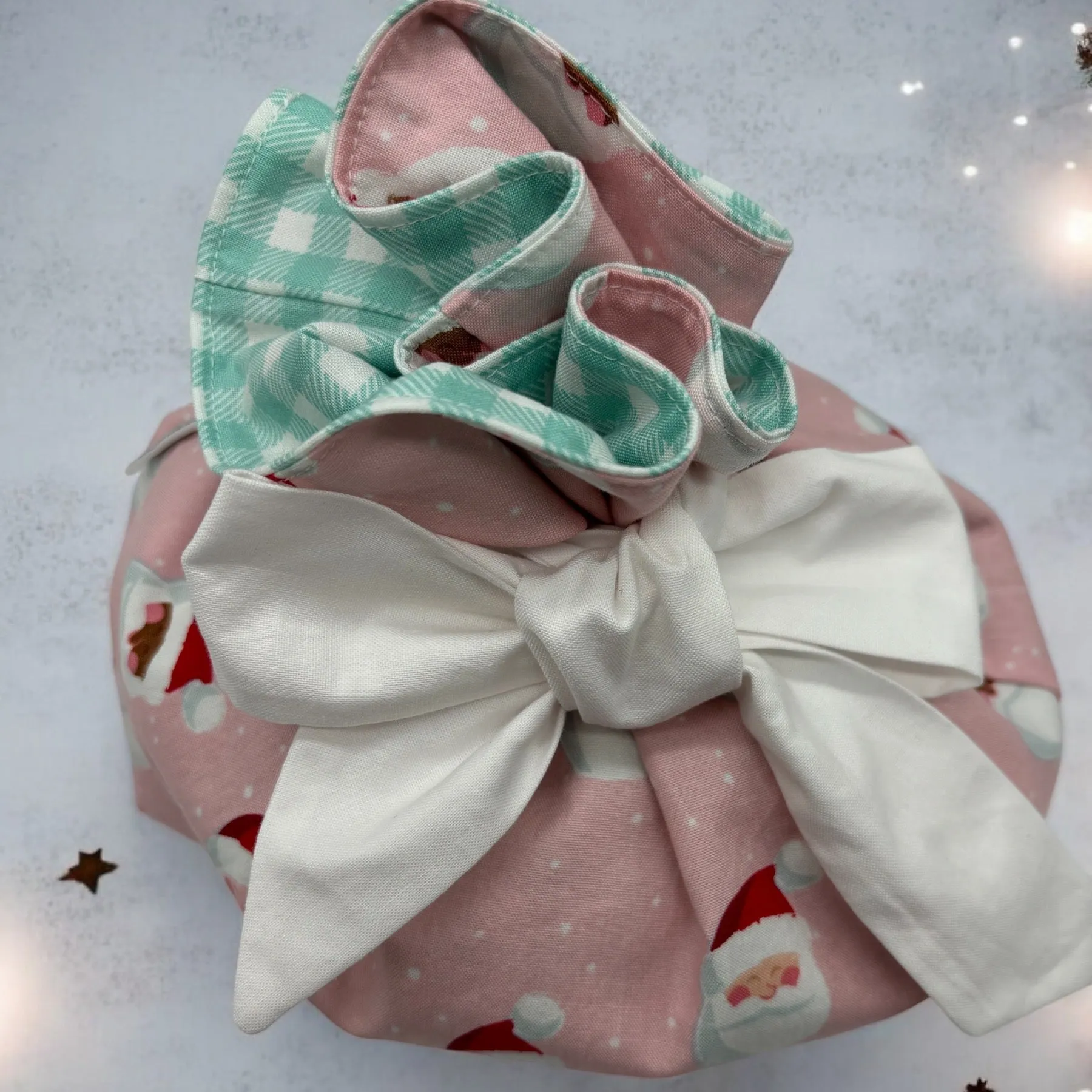 Just Right Gift Bag - Santas on Pink